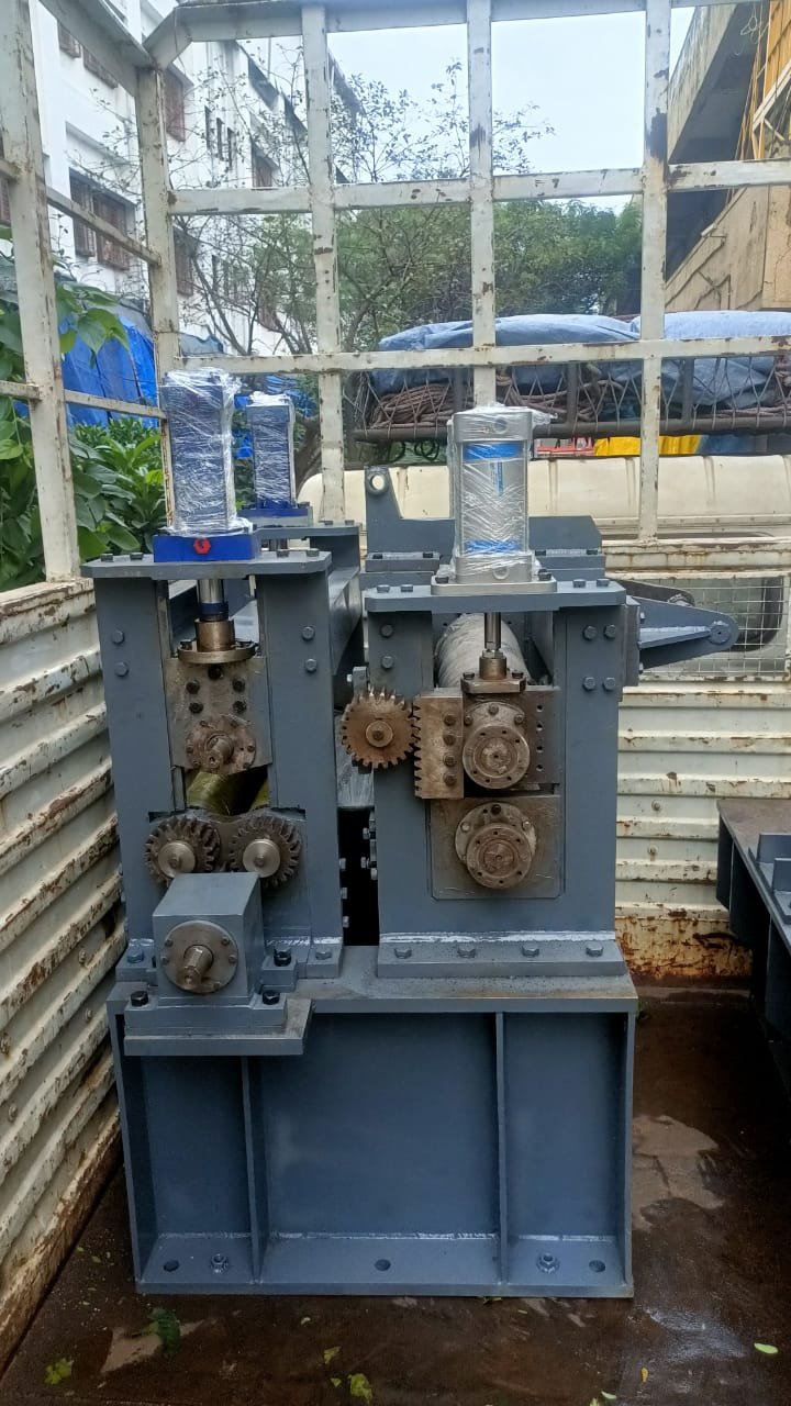 Pinch Roll Straightener